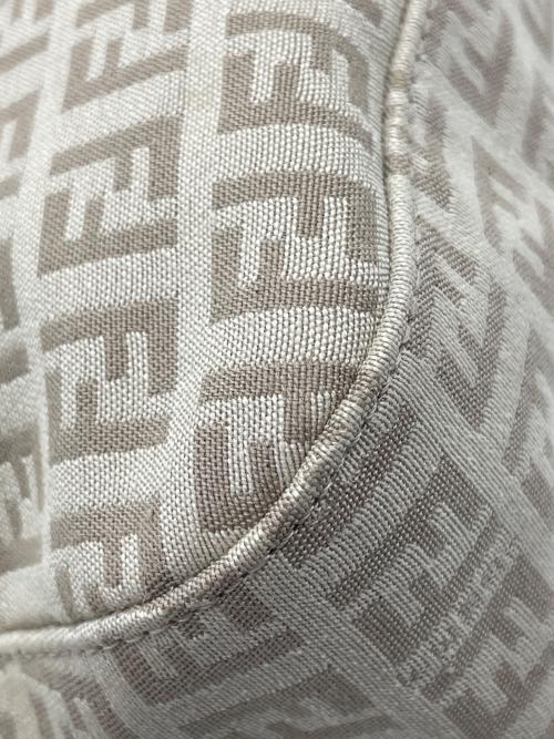 FENDI（フェンディ）FENDI (フェンディ) マンマバケット ベージュの古着・服飾アイテム