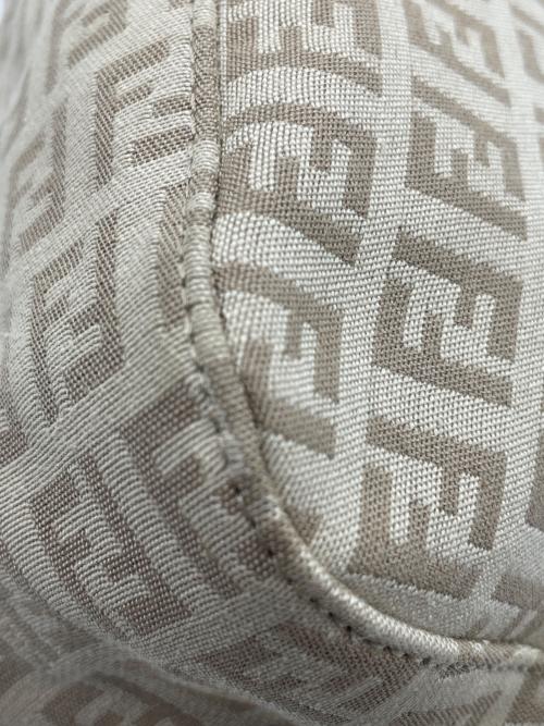 FENDI（フェンディ）FENDI (フェンディ) マンマバケット ベージュの古着・服飾アイテム