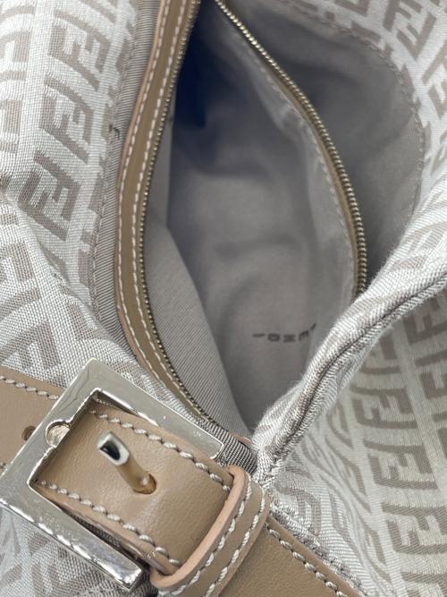 FENDI（フェンディ）FENDI (フェンディ) マンマバケット ベージュの古着・服飾アイテム