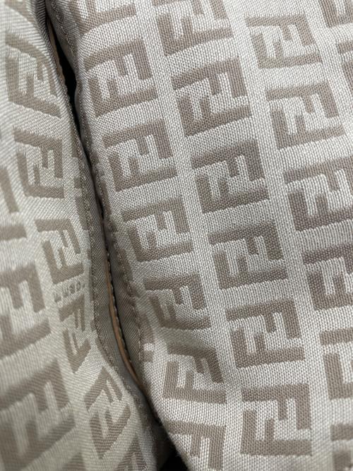 FENDI（フェンディ）FENDI (フェンディ) マンマバケット ベージュの古着・服飾アイテム