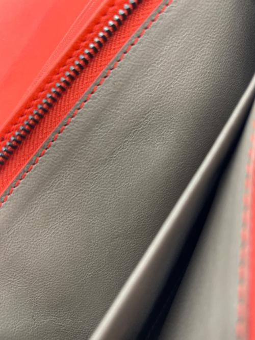 BOTTEGA VENETA（ボッテガベネタ）BOTTEGA VENETA (ボッテガベネタ) 長財布 レッドの古着・服飾アイテム