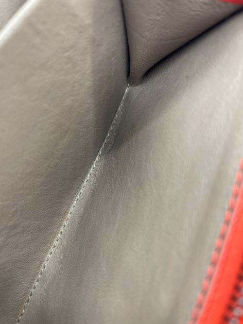 BOTTEGA VENETA（ボッテガベネタ）BOTTEGA VENETA (ボッテガベネタ) 長財布 レッドの古着・服飾アイテム