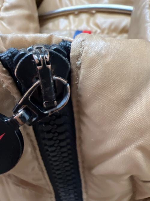 MONCLER（モンクレール）MONCLER (モンクレール) ダウンコート MOKA ベージュ サイズ:０の古着・服飾アイテム