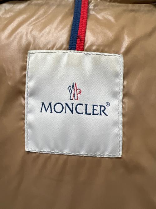 MONCLER（モンクレール）MONCLER (モンクレール) ダウンコート MOKA ベージュ サイズ:０の古着・服飾アイテム