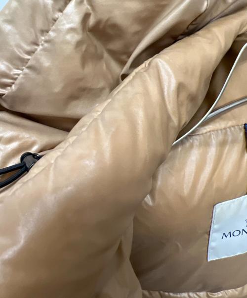 MONCLER（モンクレール）MONCLER (モンクレール) ダウンコート MOKA ベージュ サイズ:０の古着・服飾アイテム