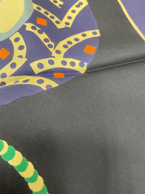 HERMES（エルメス）HERMES (エルメス) シルクスカーフ ネイビーの古着・服飾アイテム
