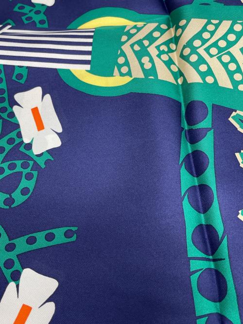 HERMES（エルメス）HERMES (エルメス) シルクスカーフ ネイビーの古着・服飾アイテム