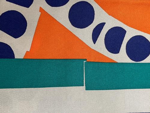 HERMES（エルメス）HERMES (エルメス) シルクスカーフ ネイビーの古着・服飾アイテム