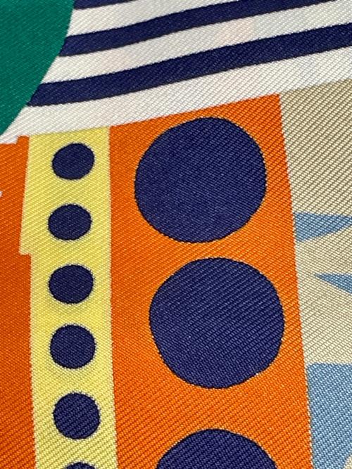 HERMES（エルメス）HERMES (エルメス) シルクスカーフ ネイビーの古着・服飾アイテム