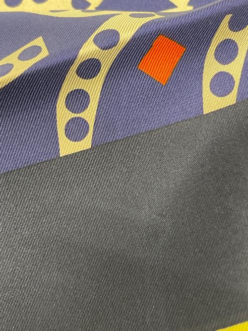 HERMES（エルメス）HERMES (エルメス) シルクスカーフ ネイビーの古着・服飾アイテム