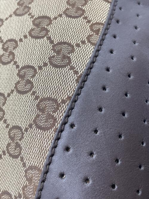 GUCCI（グッチ）GUCCI (グッチ) ショルダーバッグ ベージュの古着・服飾アイテム