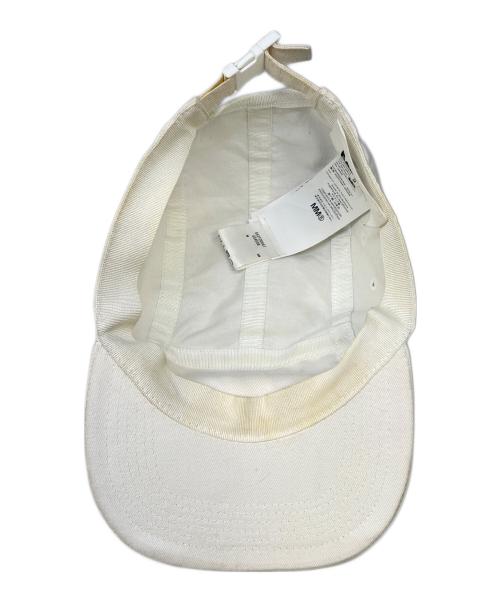 MM6 Maison Margiela（エムエムシックスメゾンマルジェラ）MM6 Maison Margiela (エムエムシックスメゾンマルジェラ) キャップ ホワイトの古着・服飾アイテム