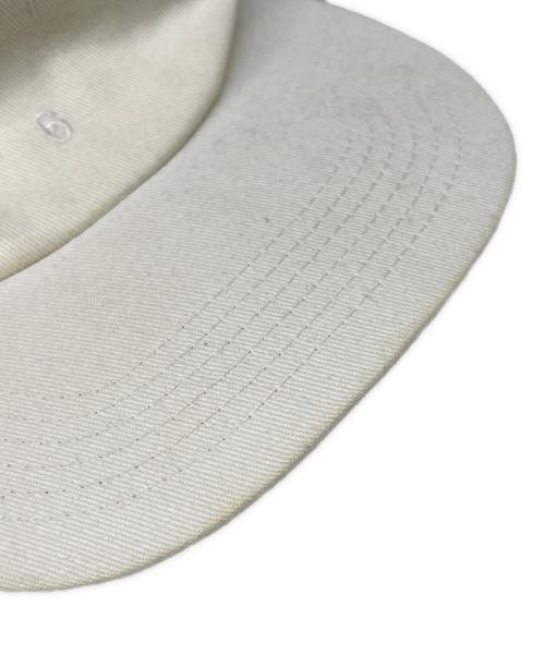MM6 Maison Margiela（エムエムシックスメゾンマルジェラ）MM6 Maison Margiela (エムエムシックスメゾンマルジェラ) キャップ ホワイトの古着・服飾アイテム