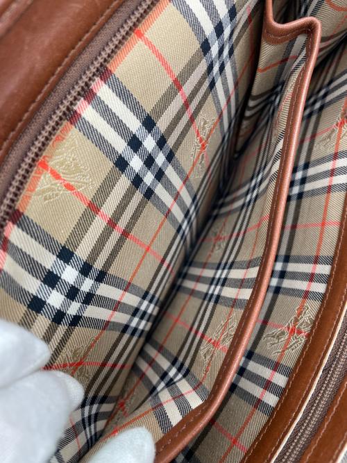 Burberry's（バーバリーズ）Burberry's (バーバリーズ) セカンドバッグ ブラウンの古着・服飾アイテム