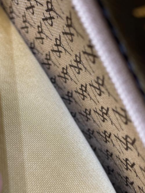 Yves Saint Laurent（イヴサンローラン）Yves Saint Laurent (イヴサンローラン) ハンドバッグ ブラックの古着・服飾アイテム