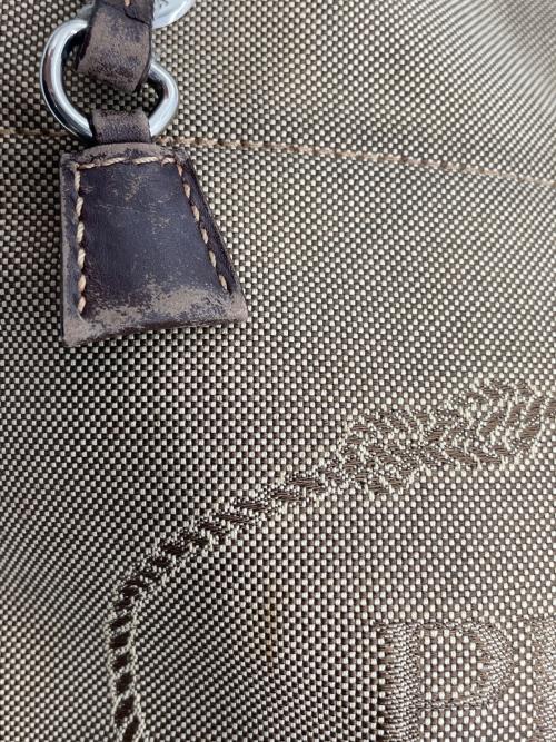 PRADA（プラダ）PRADA (プラダ) ショルダーバッグ ベージュの古着・服飾アイテム