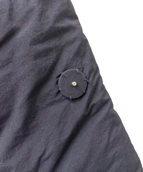 HeRIN.CYE（ヘリンドットサイ）HeRIN.CYE (ヘリンドットサイ) Volume cape ブラックの古着・服飾アイテム