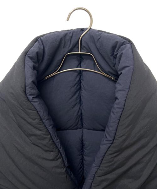 HeRIN.CYE（ヘリンドットサイ）HeRIN.CYE (ヘリンドットサイ) Volume cape ブラックの古着・服飾アイテム