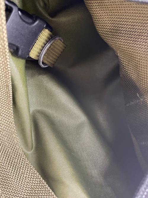BRIEFING（ブリーフィング）BRIEFING (ブリーフィング) リュック カーキの古着・服飾アイテム