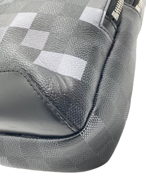 LOUIS VUITTON（ルイ ヴィトン）LOUIS VUITTON (ルイ ヴィトン) ダミエグラフィットピクセルスリングバッグ ブラックの古着・服飾アイテム