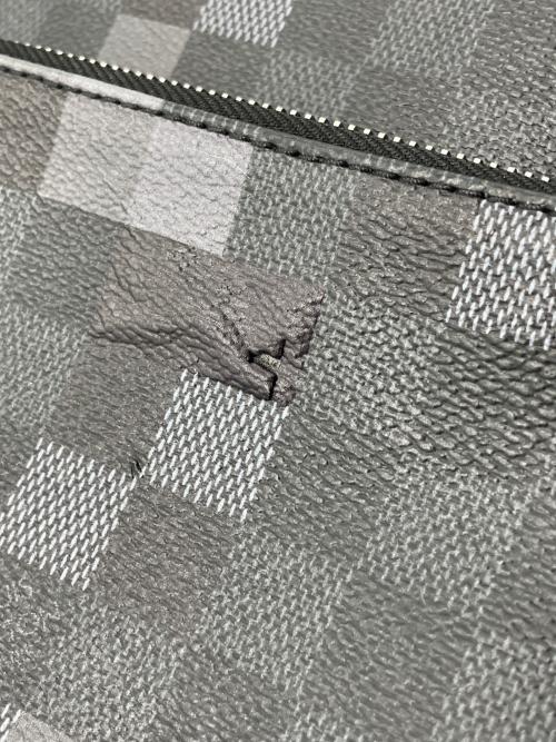 LOUIS VUITTON（ルイ ヴィトン）LOUIS VUITTON (ルイ ヴィトン) ダミエグラフィットピクセルスリングバッグ ブラックの古着・服飾アイテム