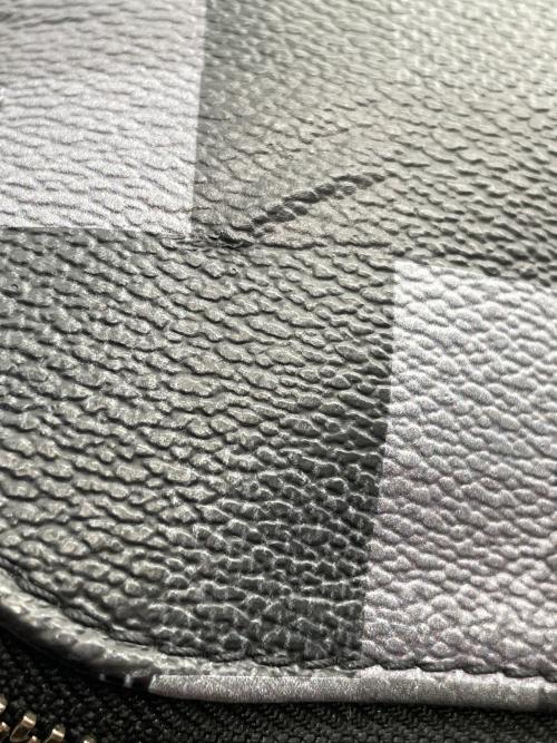 LOUIS VUITTON（ルイ ヴィトン）LOUIS VUITTON (ルイ ヴィトン) ダミエグラフィットピクセルスリングバッグ ブラックの古着・服飾アイテム