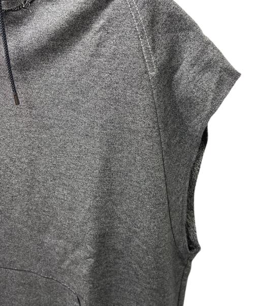 OAMC（オーエーエムシー）OAMC (オーエーエムシー) ノースリーブパーカー グレー サイズ:Ｌの古着・服飾アイテム