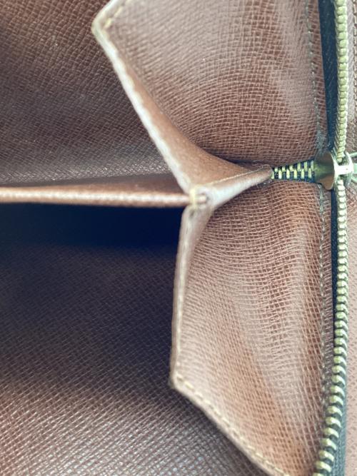 LOUIS VUITTON（ルイ ヴィトン）LOUIS VUITTON (ルイ ヴィトン) ポルトパピエ・ジップ ブラウンの古着・服飾アイテム