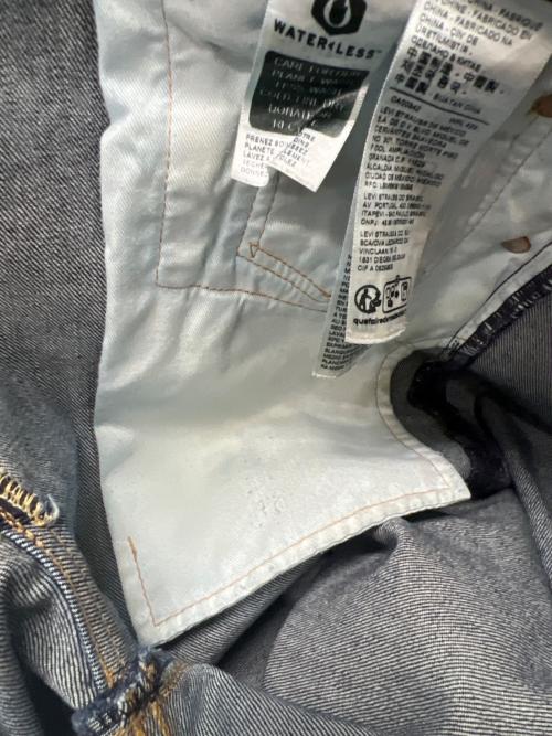 LEVI'S（リーバイス）LEVI'S (リーバイス) デニムパンツ ブルー サイズ:３０の古着・服飾アイテム