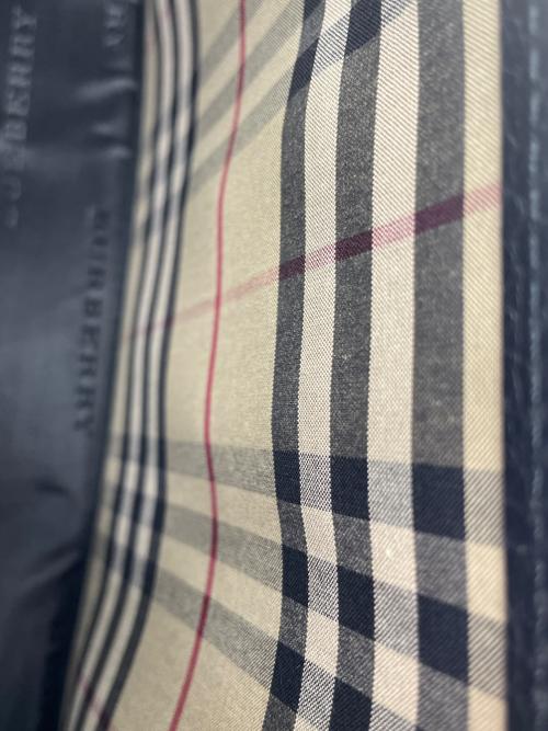 BURBERRY（バーバリー）BURBERRY (バーバリー) クラッチバッグ ブラックの古着・服飾アイテム