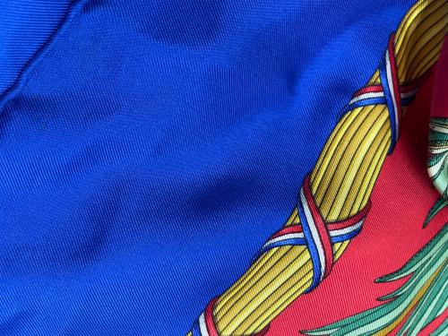 HERMES（エルメス）HERMES (エルメス) LIBERTE EGALITE FRATERNITE REPUBLIQUE FRANCAISE レッド×ブルーの古着・服飾アイテム