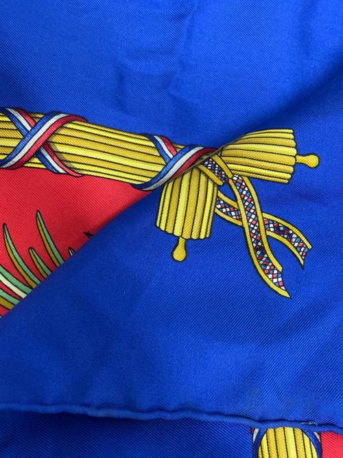 HERMES（エルメス）HERMES (エルメス) LIBERTE EGALITE FRATERNITE REPUBLIQUE FRANCAISE レッド×ブルーの古着・服飾アイテム