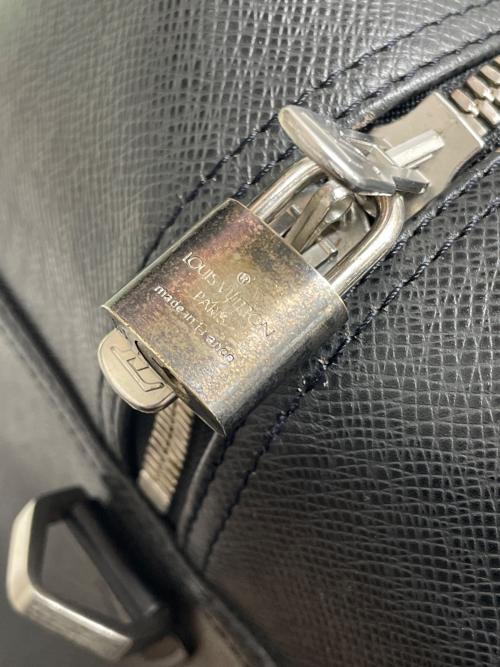 LOUIS VUITTON（ルイ ヴィトン）LOUIS VUITTON (ルイ ヴィトン) タイガ ケンダルPM ブラックの古着・服飾アイテム