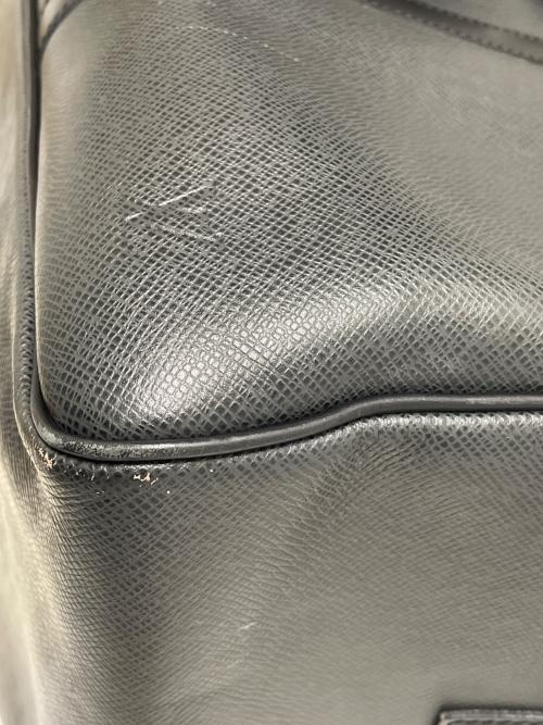 LOUIS VUITTON（ルイ ヴィトン）LOUIS VUITTON (ルイ ヴィトン) タイガ ケンダルPM ブラックの古着・服飾アイテム