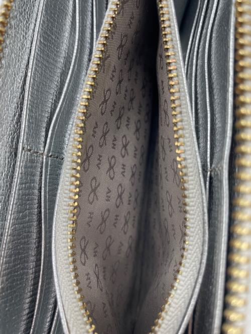 ANYA HINDMARCH（アニヤ・ハインドマーチ）ANYA HINDMARCH (アニヤ・ハインドマーチ) 長財布 シルバーの古着・服飾アイテム
