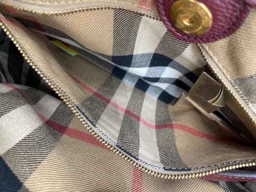 BURBERRY LONDON ENGLAND（バーバリー ロンドン イングランド）BURBERRY LONDON ENGLAND (バーバリー ロンドン イングランド) 2wayショルダーバッグ ボルドーの古着・服飾アイテム