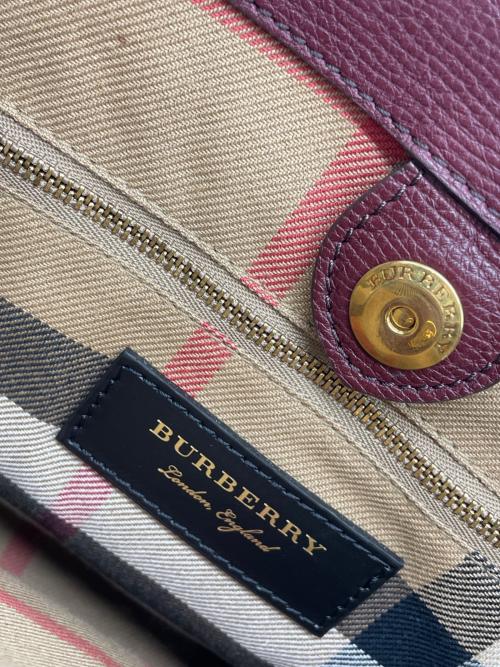 BURBERRY LONDON ENGLAND（バーバリー ロンドン イングランド）BURBERRY LONDON ENGLAND (バーバリー ロンドン イングランド) 2wayショルダーバッグ ボルドーの古着・服飾アイテム
