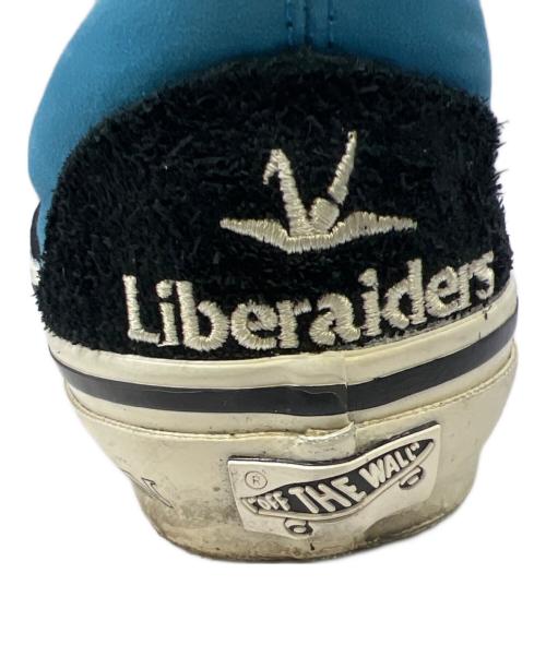 VANS（ヴァンズ）VANS (ヴァンズ) Liberaiders (リベレイダース) スリッポン　VANS（ヴァンズ）　Liberaiders（リベレイダース）　507452 ホワイト×ブラック サイズ:26.5cmの古着・服飾アイテム