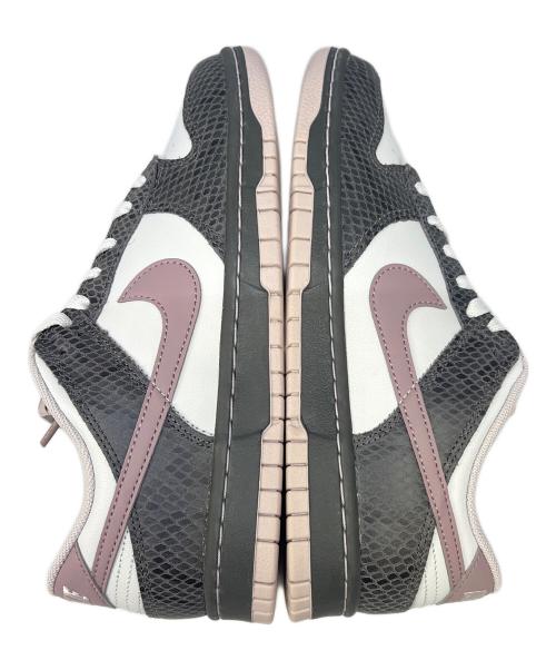 NIKE（ナイキ）NIKE (ナイキ) ローカットスニーカー　NIKE（ナイキ）　HV6932-299　Dunk Low SE Snakeskin ライトグレー×ホワイト サイズ:26cm 未使用品の古着・服飾アイテム