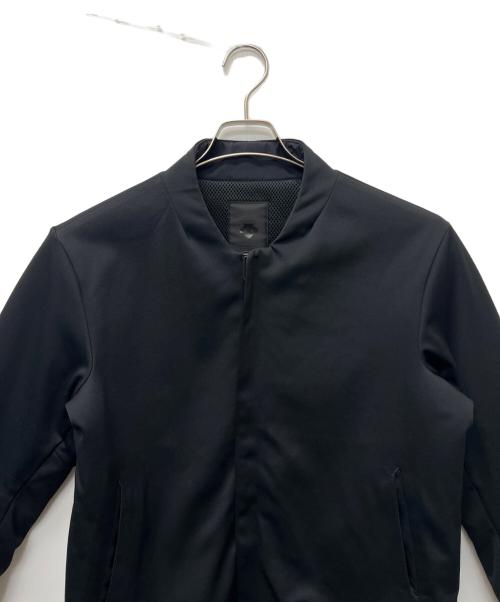 DESCENTE（デサント）DESCENTE (デサント) カラーレスストレッチ ブルゾン ブラック サイズ:Mの古着・服飾アイテム