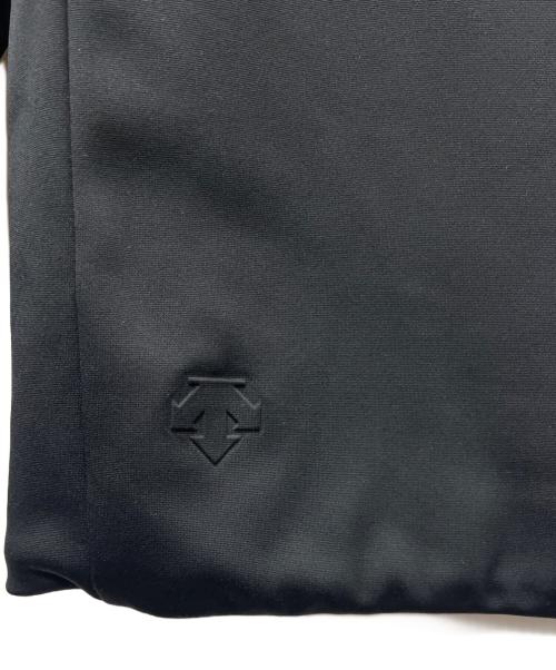 DESCENTE（デサント）DESCENTE (デサント) カラーレスストレッチ ブルゾン ブラック サイズ:Mの古着・服飾アイテム