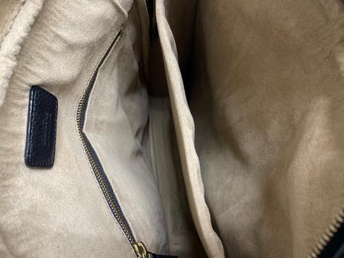 Hush Tug（ハッシュタグ）Hush Tug (ハッシュタグ) スクエアリュック ブラックの古着・服飾アイテム