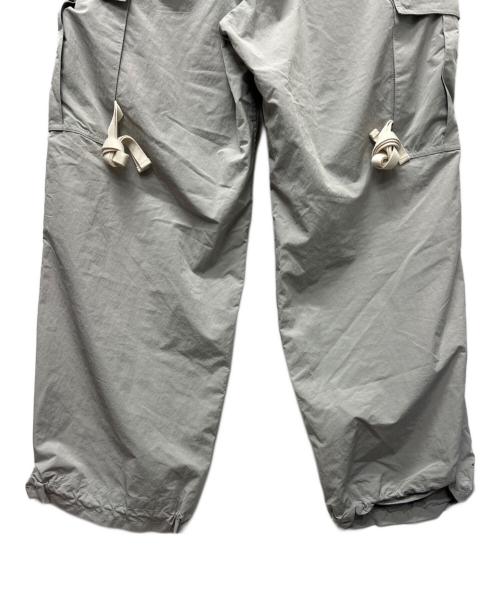 meanswhile（ミーンズワイル）meanswhile (ミーンズワイル) Paper Touch Cargo PT ライトグレー サイズ:３の古着・服飾アイテム