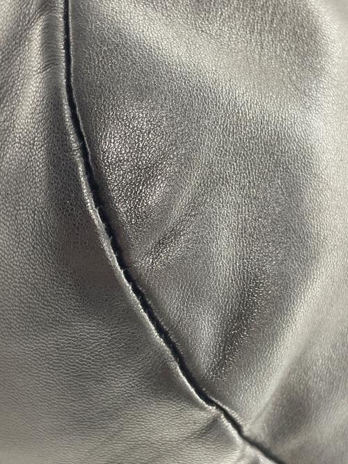 LOEWE（ロエベ）LOEWE (ロエベ) アナグラム レザーショルダーバッグ ブラックの古着・服飾アイテム