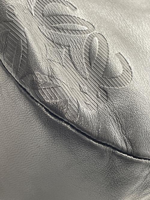 LOEWE（ロエベ）LOEWE (ロエベ) アナグラム レザーショルダーバッグ ブラックの古着・服飾アイテム