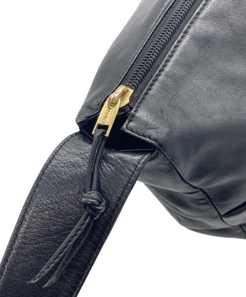 LOEWE（ロエベ）LOEWE (ロエベ) アナグラム レザーショルダーバッグ ブラックの古着・服飾アイテム