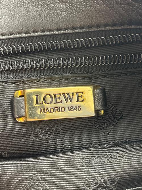 LOEWE（ロエベ）LOEWE (ロエベ) アナグラム レザーショルダーバッグ ブラックの古着・服飾アイテム