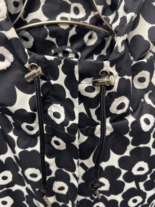 marimekko（マリメッコ）marimekko (マリメッコ) ナイロンコート ブラック×ホワイト サイズ:Ｓの古着・服飾アイテム