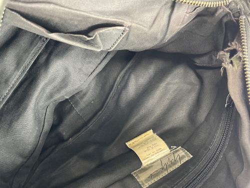 Yohji Yamamoto pour homme（ヨウジヤマモト プールオム）Yohji Yamamoto pour homme (ヨウジヤマモト プールオム) レザーショルダーバッグ ブラックの古着・服飾アイテム