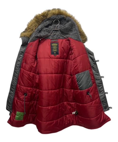ALPHA INDUSTRIES（アルファインダストリーズ）ALPHA INDUSTRIES (アルファインダストリーズ) 中綿ジャケット グレー サイズ:2XLの古着・服飾アイテム